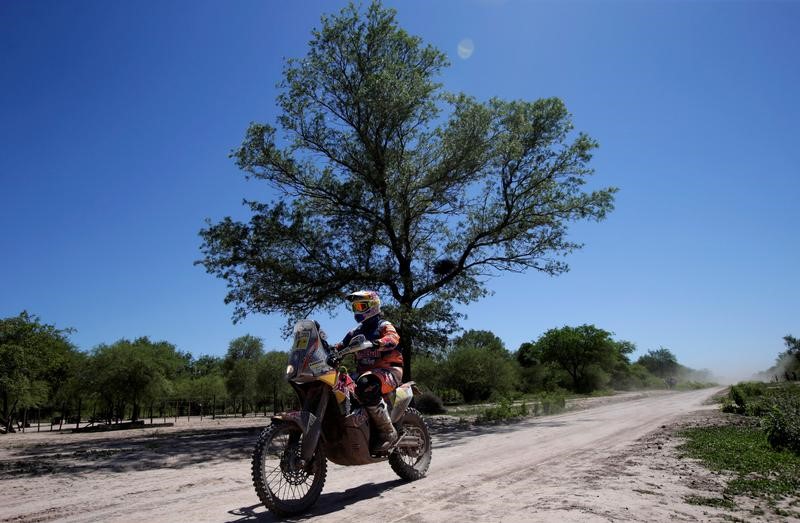 © Reuters. Dakar Rally - 2017 Paraguay-Bolivia-Argentina Dakar rally - 39th Dakar Edition - Second stage from Resistencia to San Miguel de Tucuman, Argentina