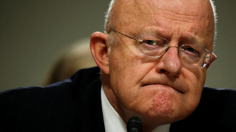 © Reuters. Clapper testifies before a Senate Armed Services Committee hearing on foreign cyber threats, on Capitol Hill in Washington