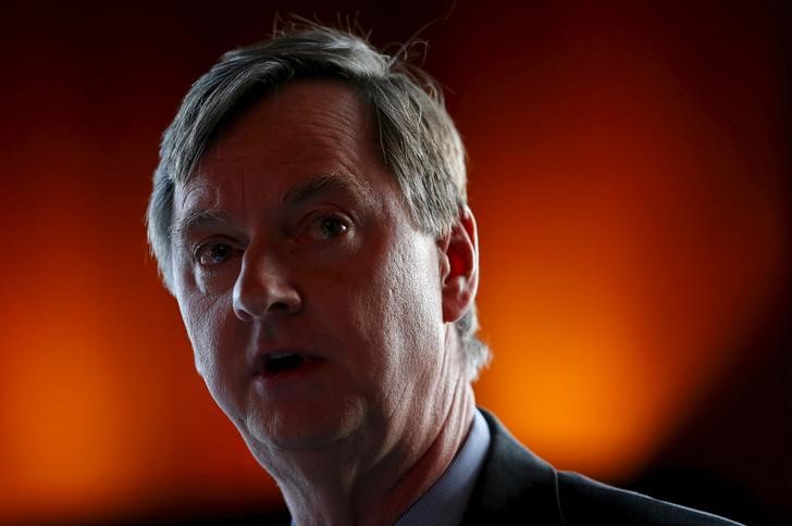© Reuters. Chicago Federal Reserve President Charles Evans speaks at the Chicago Banking Symposium in Chicago