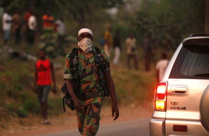 © Reuters. مصدر: جنود متمردون يدخلون مقر الجيش ووزارة الدفاع في ساحل العاج