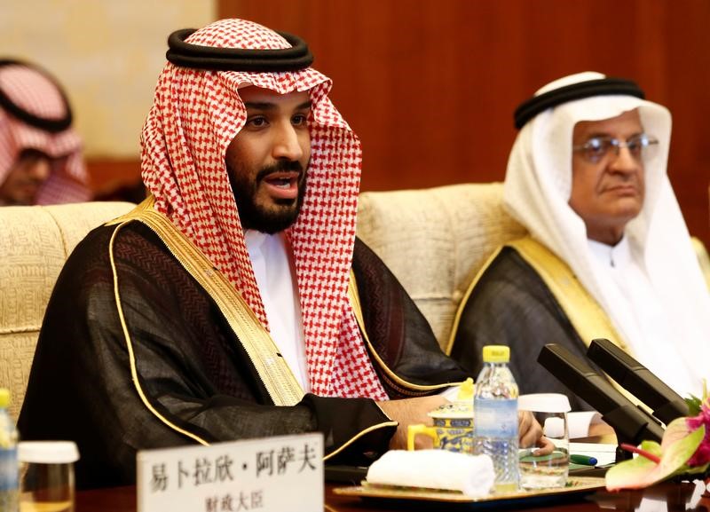 © Reuters. تقرير: ولي ولي العهد السعودي يضع استراتيجية لمواجهة اعتراض رجال الدين على الإصلاحات