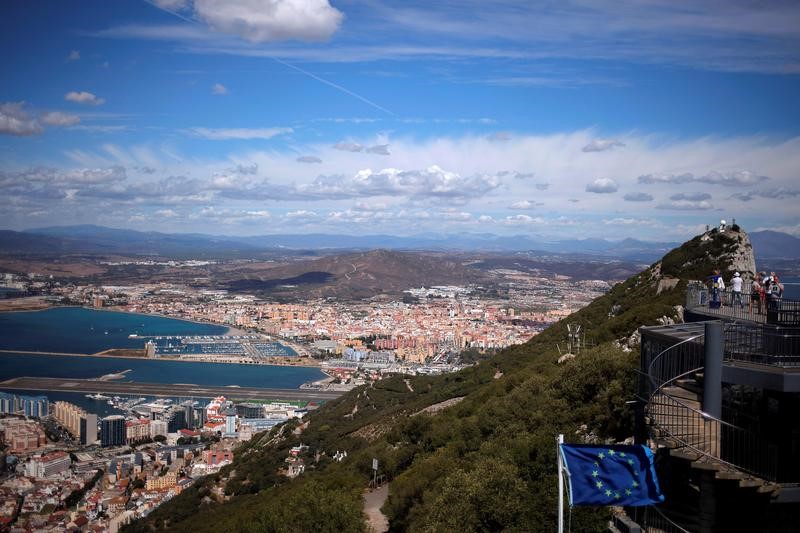 © Reuters. España ve difícil la cosoberanía de Gibraltar si Reino Unido se opone