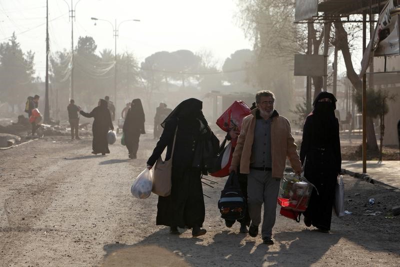 © Reuters. Las fuerzas especiales iraquíes alcanzan la orilla del río Tigris en Mosul