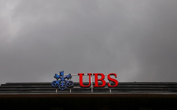 © Reuters. The logo of Swiss bank UBS is seen in Zurich