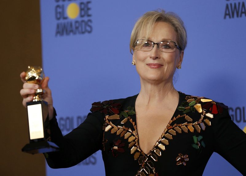 © Reuters. Meryl Streep arremete contra Trump en su discurso al recibir el Globo de Oro