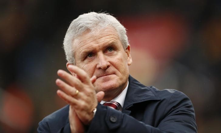 © Reuters. Stoke City manager Mark Hughes before the match