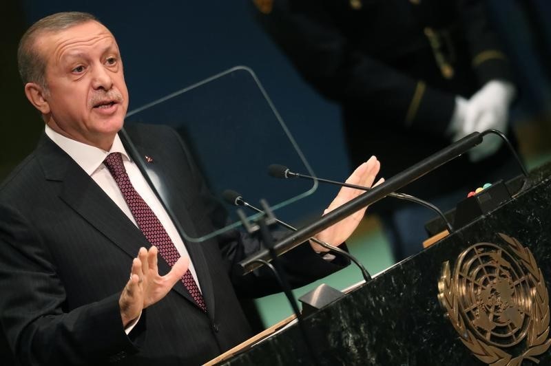 © Reuters. President Tayyip Erdogan of Turkey addresses the 71st United Nations General Assembly in New York