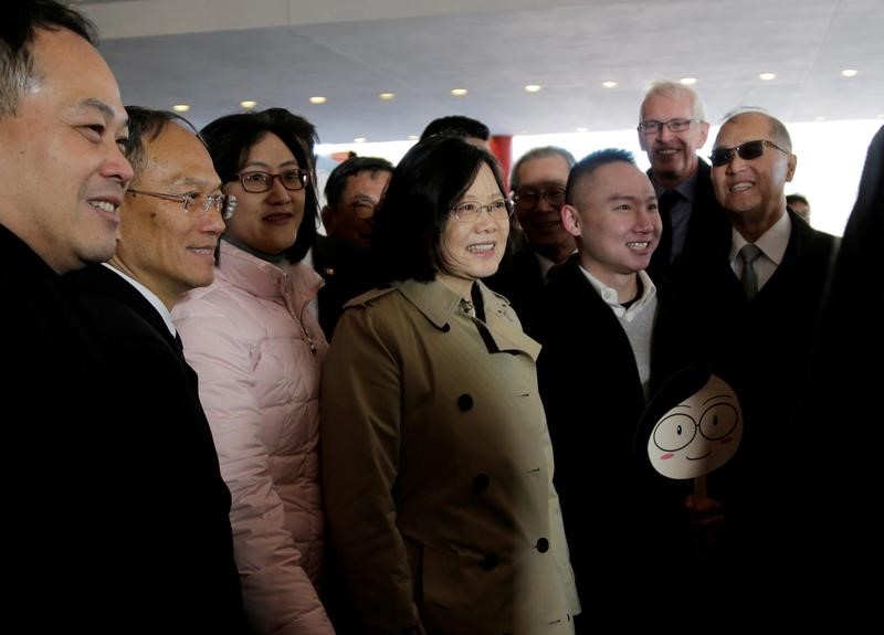 © Reuters. Taiwan President Tsai Ing-wen arrives at a hotel during a stop-over on her way to visit Central America, in Houston