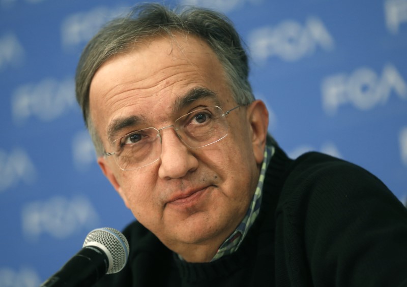 © Reuters. Fiat Chrysler Automobiles CEO Sergio Marchionne listens during the North American International Auto Show in Detroit