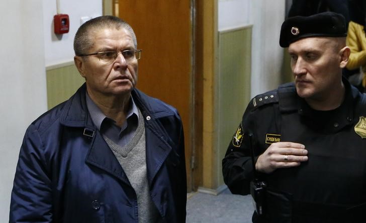 © Reuters. Алексей Улюкаев на слушании в Басманном суде Москвы