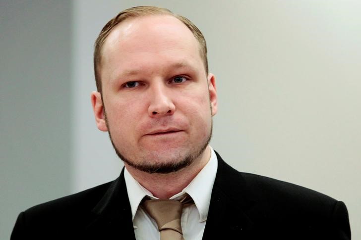 © Reuters. Norwegian mass killer Breivik attends the second day of his terrorism and murder trial in Oslo