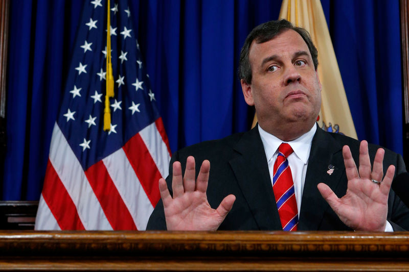 © Reuters. File Photo: New Jersey Governor Christie reacts to a question during a news conference in Trenton