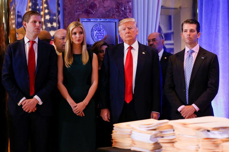 © Reuters. U.S. President-elect Donald Trump on the sideline of a press conference in New York