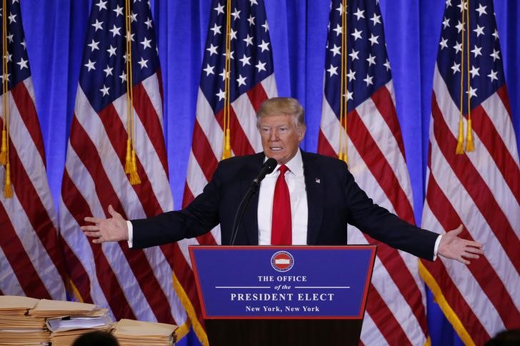 © Reuters. U.S. President-elect Donald Trump speaks during a news conference in the lobby of Trump Tower in Manhattan, New York City