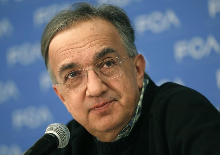 © Reuters. Fiat Chrysler Automobiles CEO Sergio Marchionne listens during the North American International Auto Show in Detroit