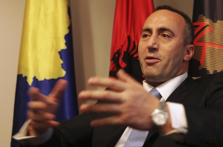 © Reuters. L'ANCIEN PREMIER MINISTRE KOSOVAR REMIS EN LIBERTÉ