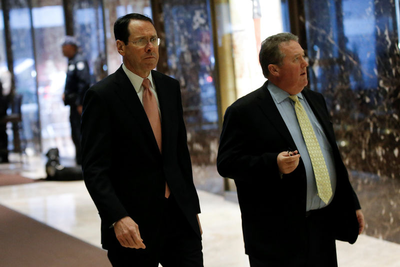 © Reuters. Randall Stephenson, Chief Executive Officer (CEO) of AT&T arrives for meeting with U.S. President-elect Donald Trump at Trump Tower in New York