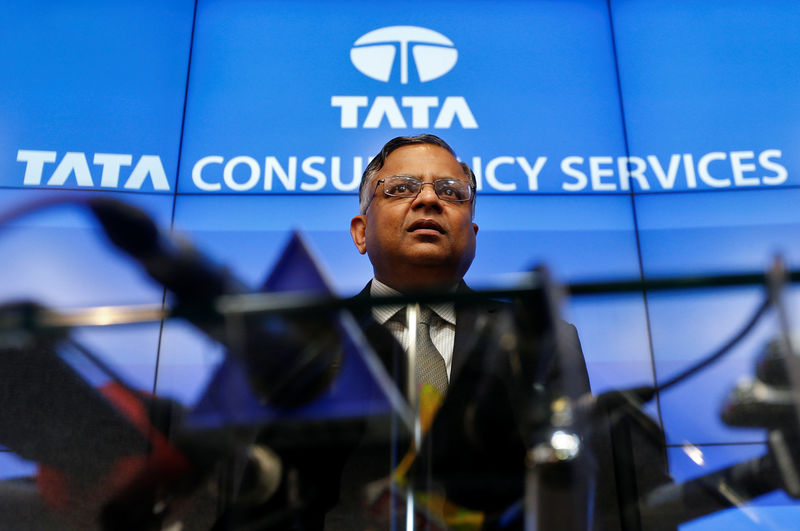 © Reuters. Tata Sons chairman-designate Natarajan Chandrasekaran speaks during a news conference in Mumbai