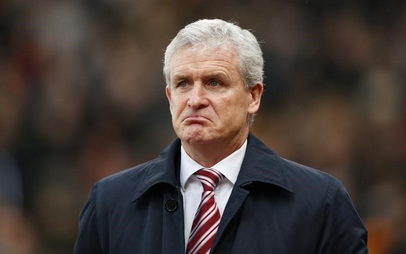 © Reuters. Stoke City manager Mark Hughes before the match