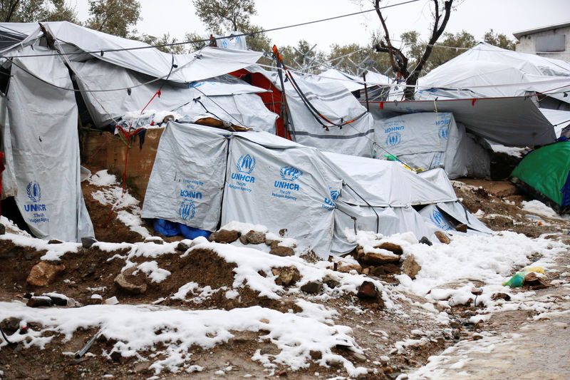 © Reuters. Neve vista em acampamento de refugiados na ilha grega de Lesbos