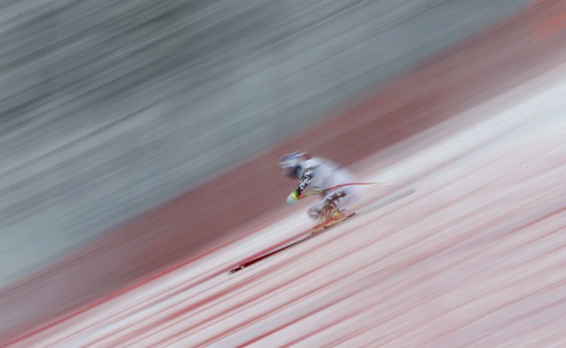 © Reuters. Alpine Skiing - FIS Alpine Skiing World Cup - Women's Downhill Training