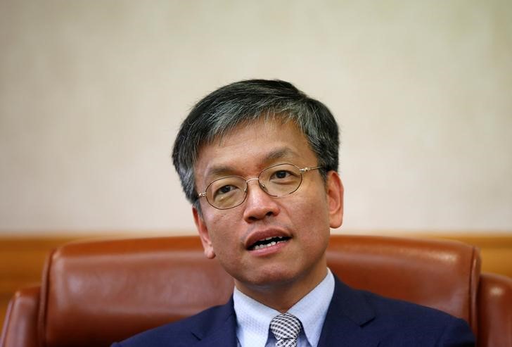 © Reuters. South Korea Vice Finance Minister Choi Sang-mok speaks during an interview with Reuters in Seoul