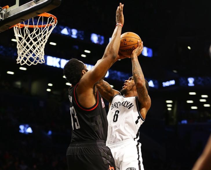 © Reuters. NBA: Houston Rockets at Brooklyn Nets