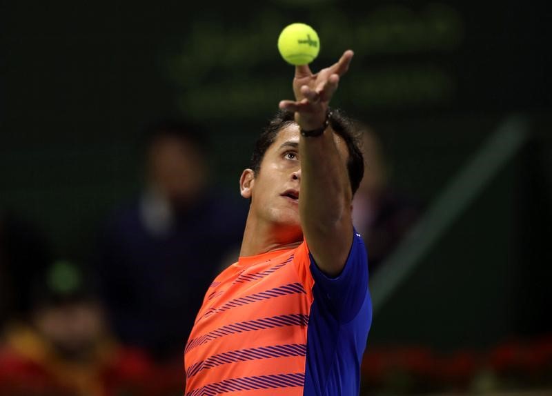 © Reuters. Tennis - Qatar Open - Men's Singles - Andy Murray of Britain v Nicolas Almagro of Spain