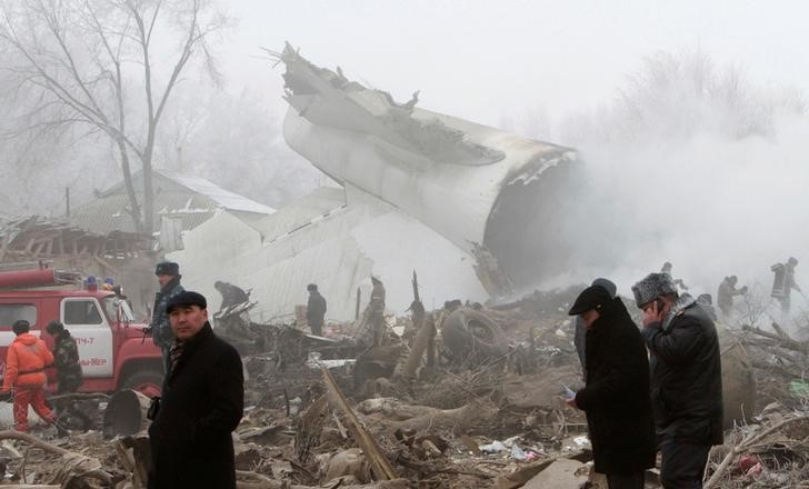 © Reuters. El accidente de un avión de carga turco deja 37 muertos en Kirguistán