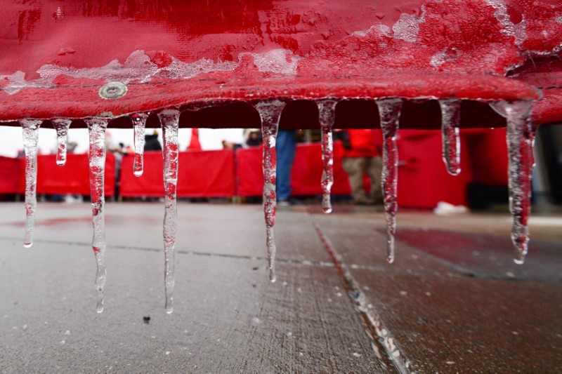 © Reuters. Gelo em cadeira de estádio do Kansas City Chiefs, em Kansas