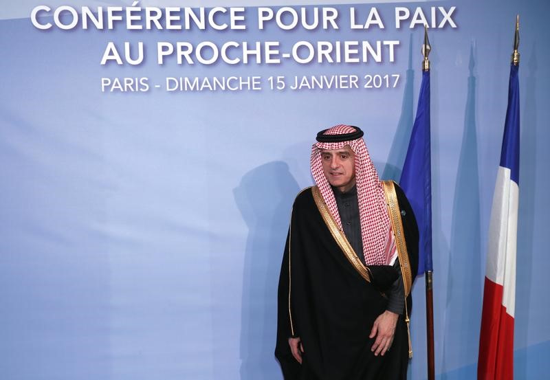 © Reuters. Saudi Foreign Minister Adel al-Jubeir arrives for the opening of the Mideast peace conference in Paris