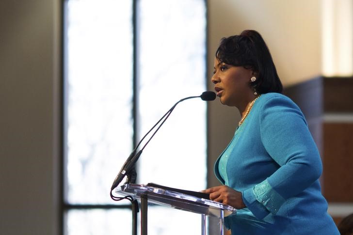 © Reuters. Bernice King, filha de Martin Luther King Jr., fala durante homenagem a seu pai em Atlanta