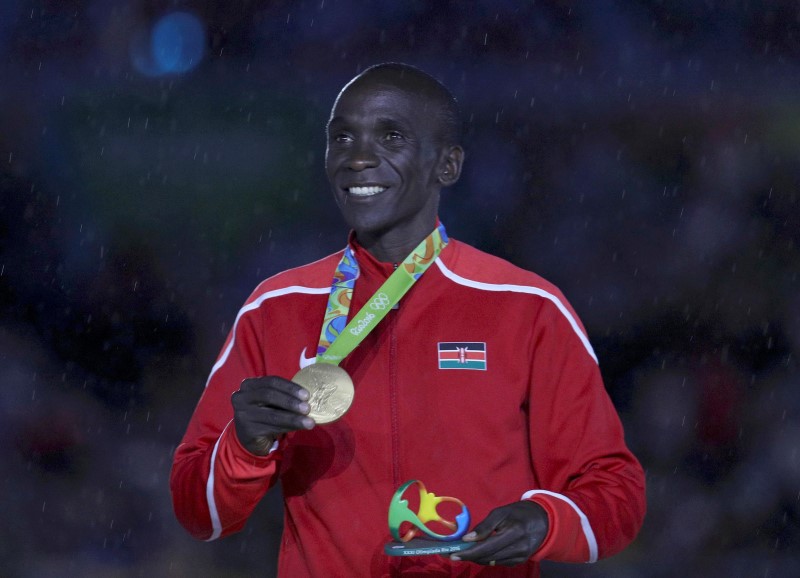 © Reuters. Athletics - Men's Marathon Victory Ceremony