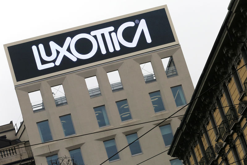 © Reuters. FILE PHOTO: The Luxottica's headquarters is seen in downtown Milan