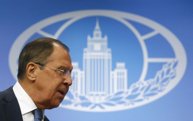 © Reuters. Russian Foreign Minister Lavrov attends a news conference in Moscow