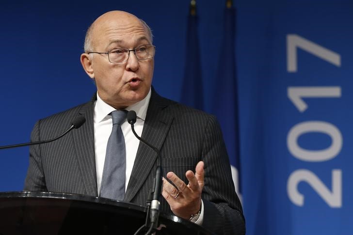 © Reuters. Ministro das Finanças francês, Michel Sapin, durante evento em Paris