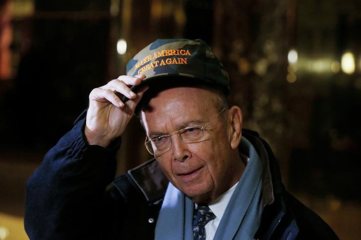 © Reuters. File photo of Billionaire investor Wilbur Ross departing Trump Tower after a meeting with U.S. President-elect Donald Trump in New York
