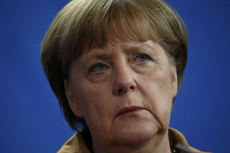 © Reuters. German Chancellor Merkel addresses the media at the Chancellery in Berlin