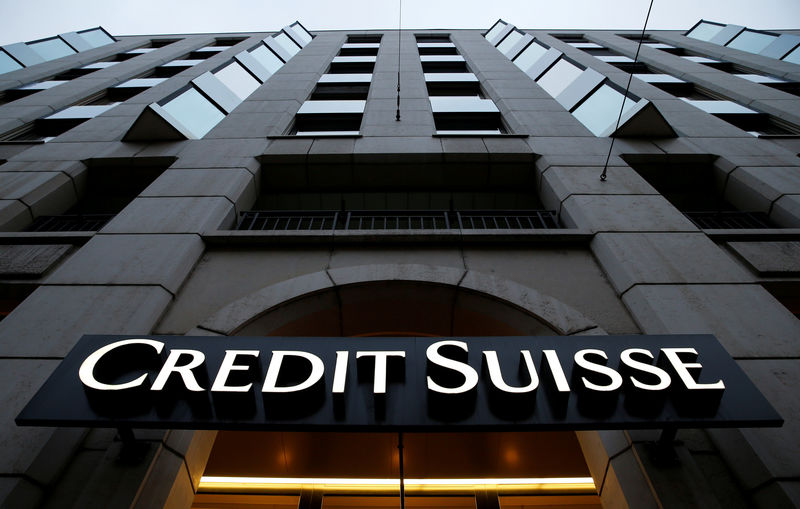 © Reuters. FILE PHOTO - A Swiss bank Credit Suisse sign is pictured in Geneva