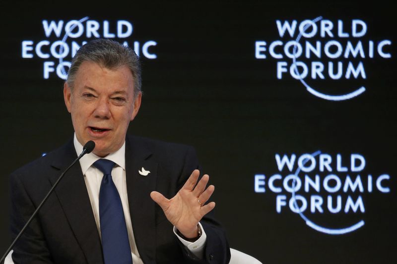 © Reuters. Colombia's President Santos, attends the annual meeting of the World Economic Forum (WEF) in Davos