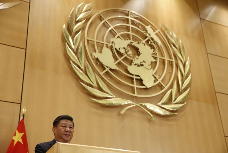 © Reuters. Chinese President Xi delivers a speech during a high-level event in the Assembly Hall at the United Nations European headquarters in Geneva