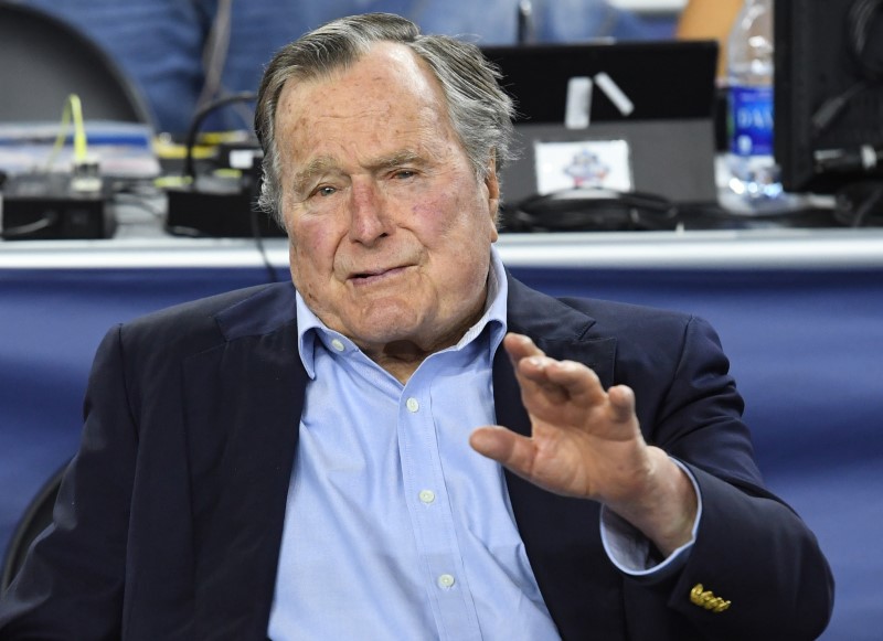 © Reuters. George H.W. Bush durante evento esportivo