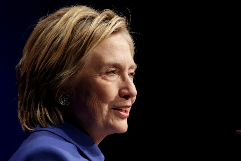 © Reuters. Hillary Clinton speaks to the Children’s Defense Fund in Washington