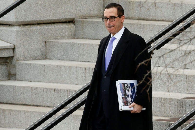 © Reuters. Incoming Trump administration Treasury Secretary nominee Steven Mnuchin departs after working a simulated crisis scenario during transition meetings at the Eisenhower Executive Office Building at the White House in Washington