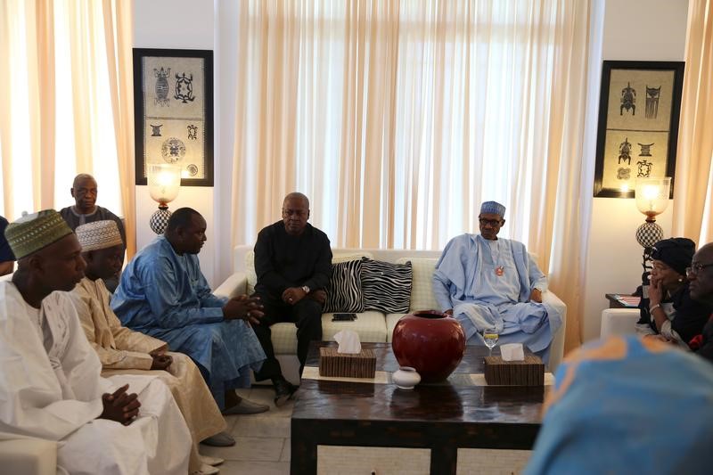 © Reuters. Gambia's President-elect Adama Barrow meets with delegation of West African leaders on election crisis in Banjul