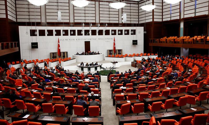 © Reuters. Turkish Parliament convene to debate on the proposed constitutional changes in Ankara