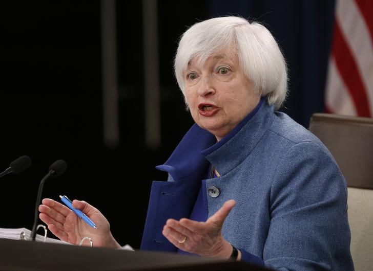 © Reuters. Джанет Йеллен выступает на пресс-конференции после заседания ФРС