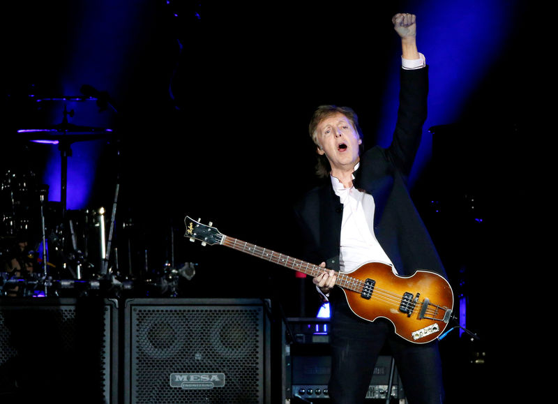 © Reuters. Ex-Beatle Paul McCartney durante apresentação na Califórnia, EUA