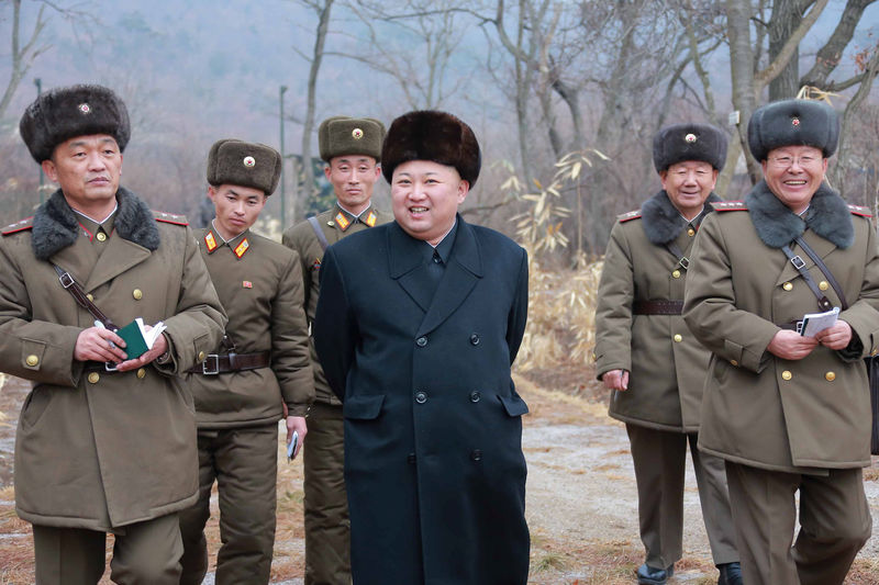 © Reuters. usneNorth Korean leader Kim Jong Un inspects a sub-unit under KPA Unit 233