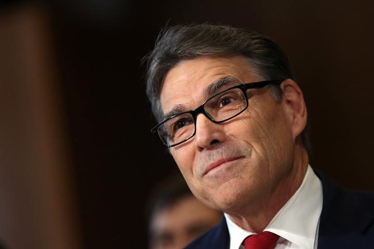 © Reuters. Rick Perry durante testemunho no Capitólio